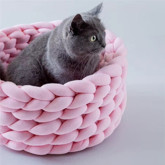 Cat woven bed